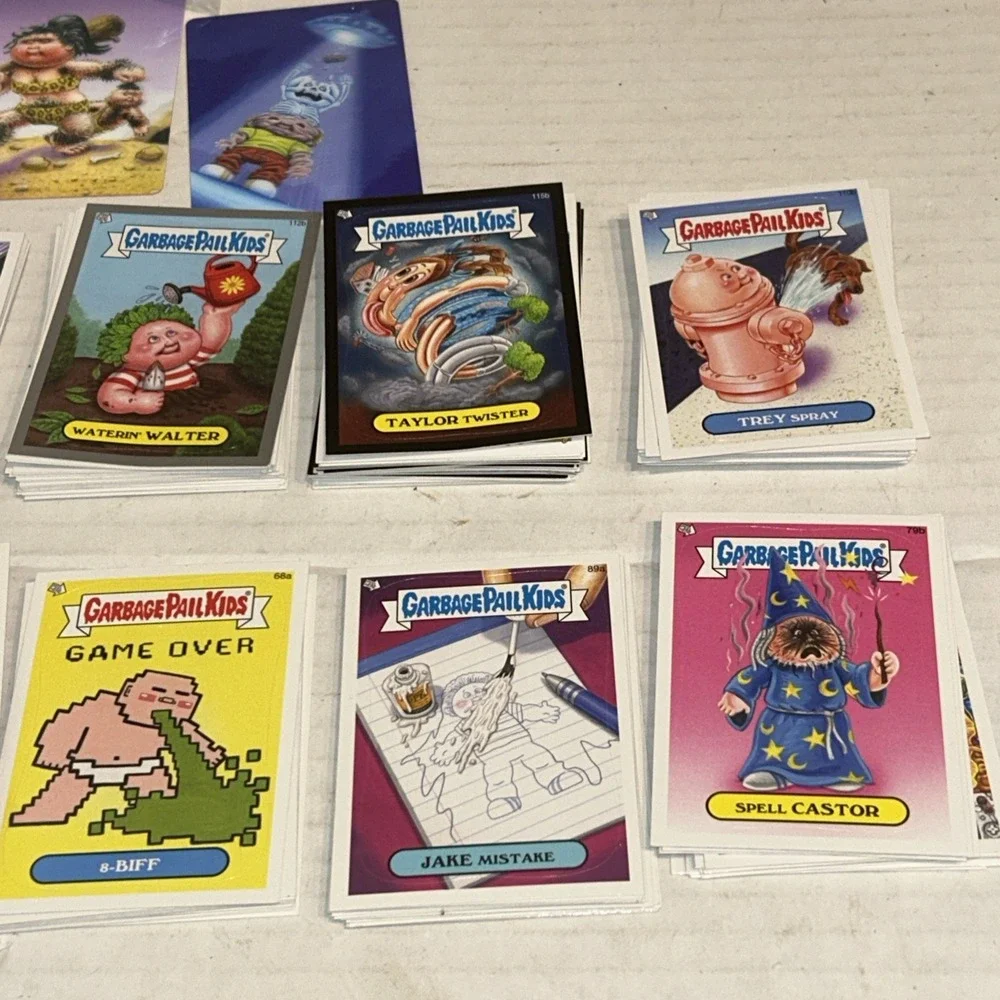 GARBAGE PAIL KIDS -‎ 2013 - LOT OF 180+ STICKERS Cards D3